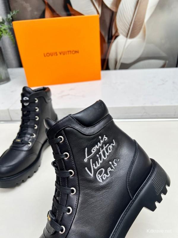 Louis Vuitton Territory Flat Boots with Monogram Embossing and Metal Eyelets - LY00310
