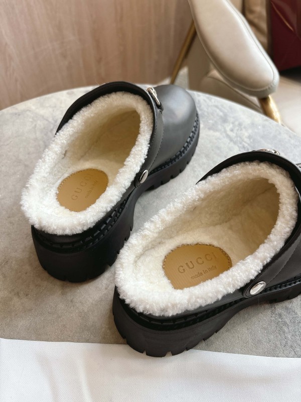 Gucci Mule Shoes with Horsebit Detail - LY00320