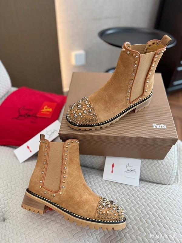 Christian Louboutin Fall/Winter 2025 Boots with Studded Toe Design - LY00350