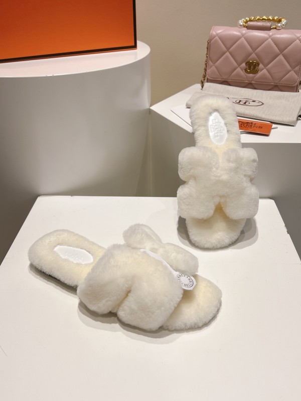 Hermès 2025 SS Love Fur Slippers Flat Sole Autumn Winter Collection - LY00240