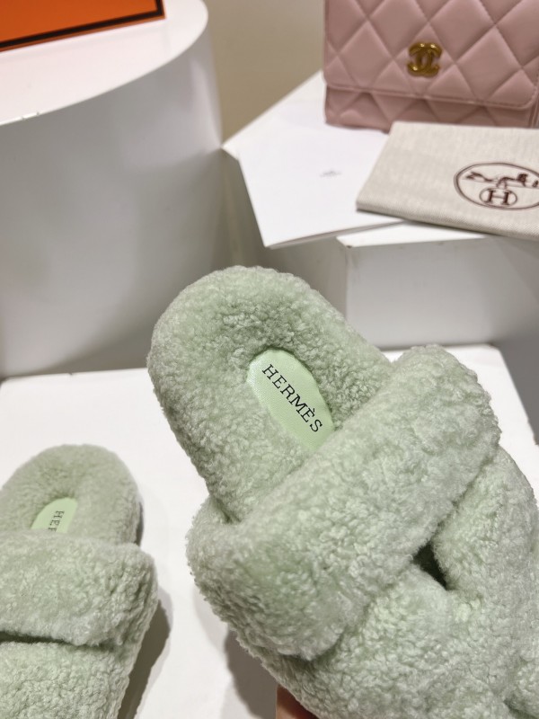 H Love Erjiu Full Wool Slippers with Slightly Curled Fur - LY00270