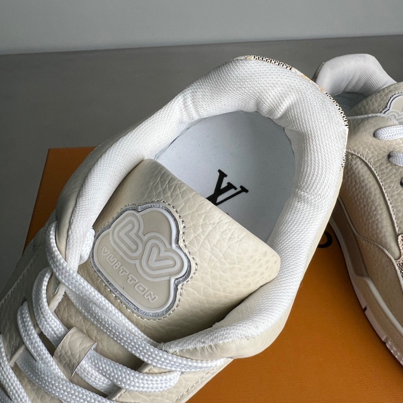 Louis Vuitton 2025 Spring/Summer Collection Luxury Sneakers with Signature Logo and Dual-Color TPU Outsole - YC