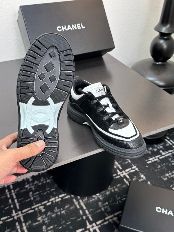 Chanel Spring/Summer 2025 Runway Thick Sole Sneakers - LY00320