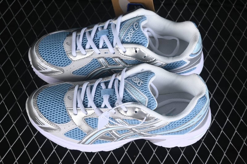 Asics Retro Running Shoes with GEL Cushioning and Mesh Upper - 1203A609-401