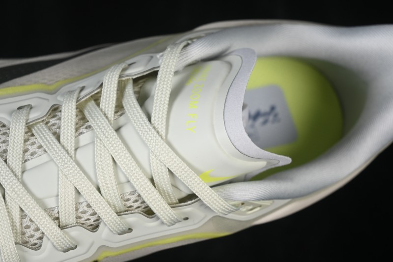 Nike Zoom Fly 6 Running Shoes with React Foam and Carbon Fiber Plate - FN8454-004