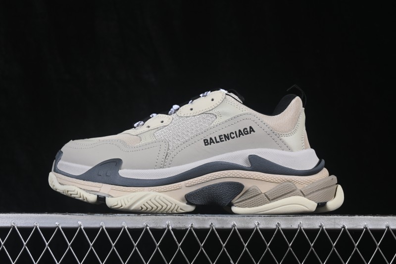 Balenciaga Triple S Retro Chunky Running Shoes with Multi-Layer Sole - W09O69787