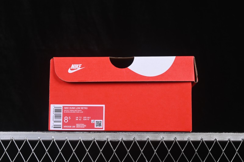 Nike SB Dunk Low Skateboarding Shoes with Cushioned Collar - WR0508-186