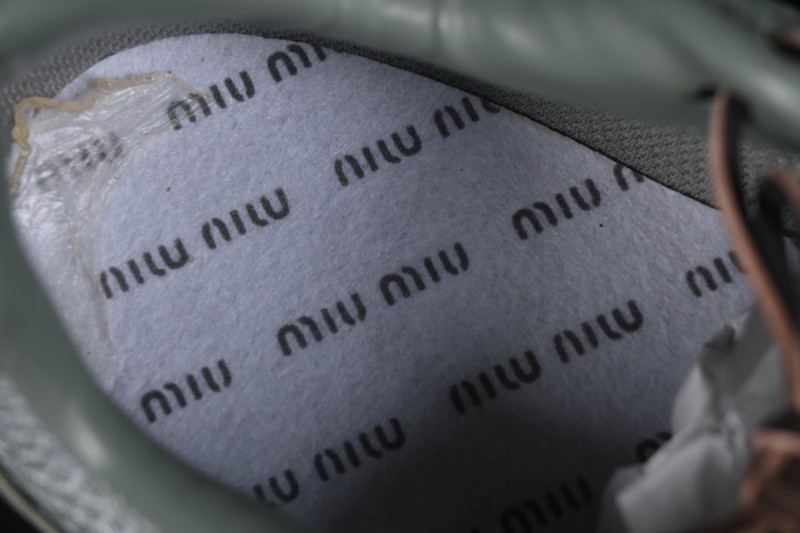 MiuMiu x New Balance 530 Low-Top Classic Retro Lifestyle Sneakers with Deconstructed Design and Dual Laces - AJD4