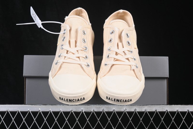 Balenciaga Paris Low Top Lace-Up Fashion Slippers with Distressed Finish - W3RC49091