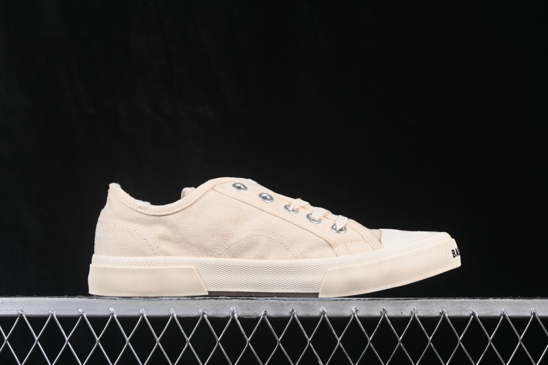 Balenciaga Paris Low Top Lace-Up Fashion Slippers with Distressed Finish - W3RC49091