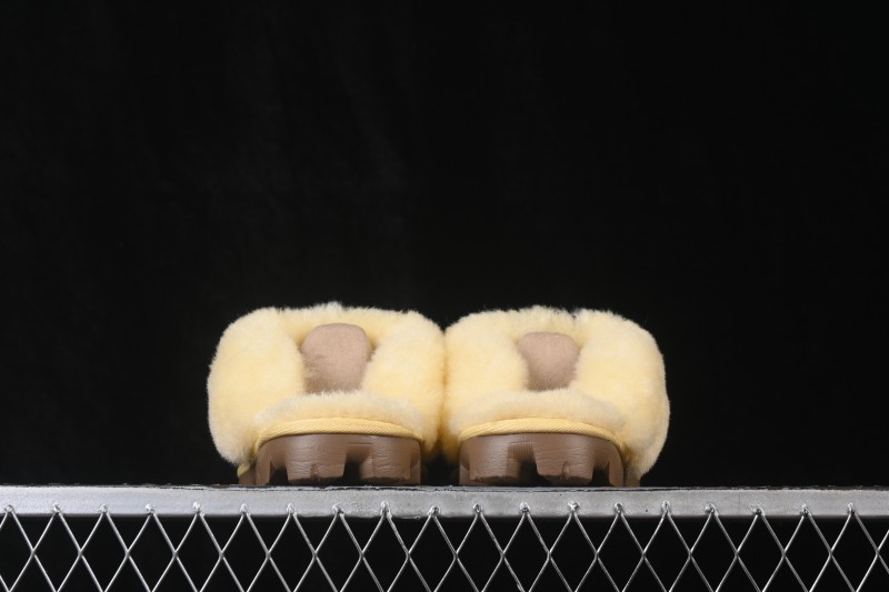 UGG Slipper Evolution Comfortable Flat No Special Function Closed Toe Slippers 1180 Soft Mustard