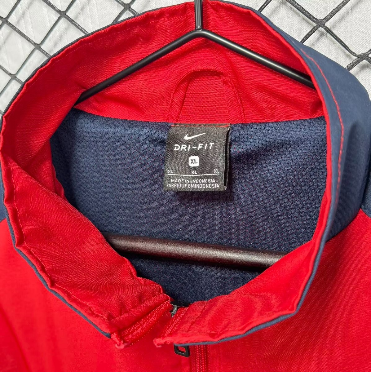 Retro 98/00 Barcelona Home Red Full Zipper Windbreaker
