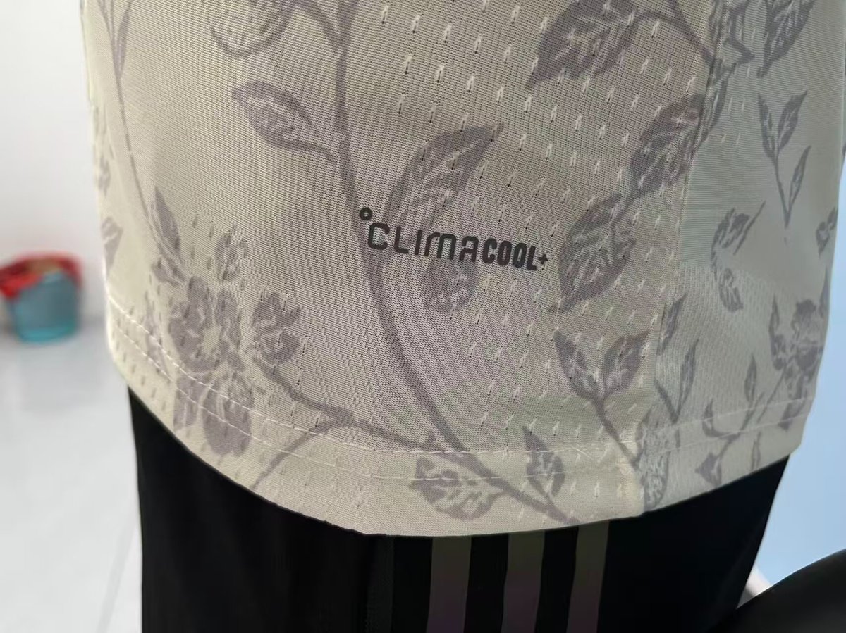 Player Version 26/27 Real Madrid Cream with Floral Pattern Special Edition Jersey